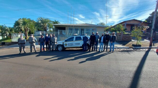 ENTREGA DE VIATURA PARA A BRIGADA MILITAR