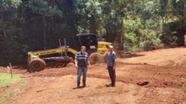 ALARGAMENTO, PATROLAMENTO E CASCALHAMENTO DAS ESTRADAS GERAIS E ACESSO AS PROPRIEDADES NA LINHA BOM JARDIM