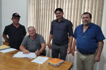 VICE-PREFEITO PAULO KAPELINSKI ASSUME O GABINETE