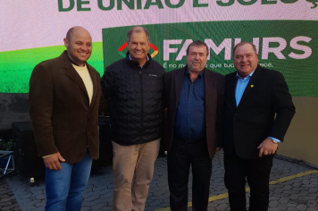 REUNIÃO NA FAMURS