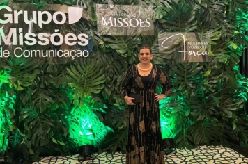 Secretária de Educação Recebe o Troféu Anahy de Las Misiones 2026