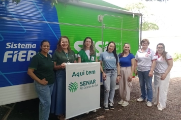 ODONTO MÓVEL ATENDENDO À COMUNIDADE HARMONIA CENTRO