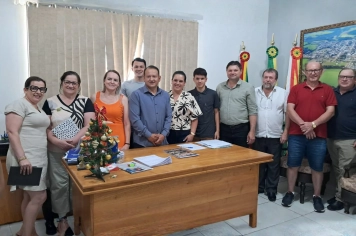 ASSINATURA DA ATA DE TRANSMISSÃO DE CARGO