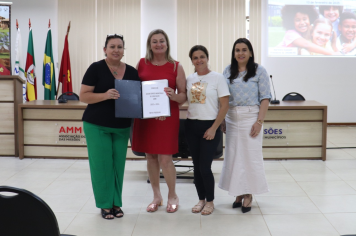 SECRETÁRIOS DE EDUCAÇÃO DOS MUNICÍPIOS INTEGRANTES DA AMM, SE REUNIRAM EM CERRO LARGO