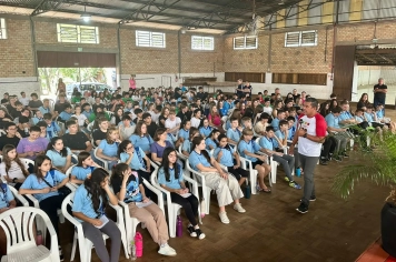 ATIVIDADE NO PAVILHÃO CENTRAL