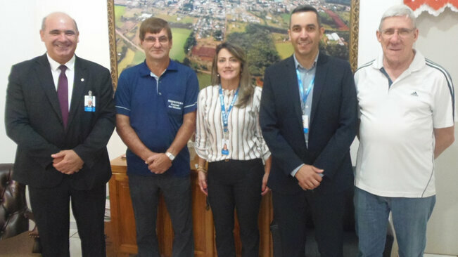 Prefeito Municipal recebe visita de equipe do Banrisul