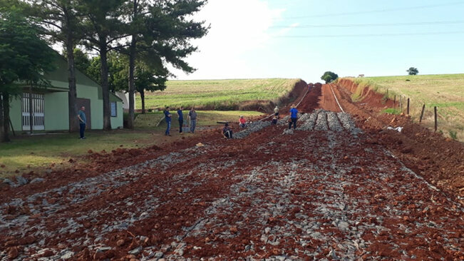 Calçamento na Linha Campo Novo