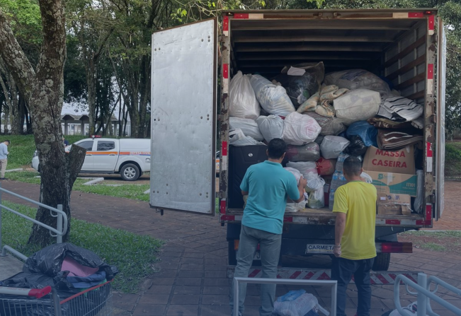 SOLIDARIEDADE | ENTREGA DE DOAÇÕES DESABRIGADOS ENCHENTES RS