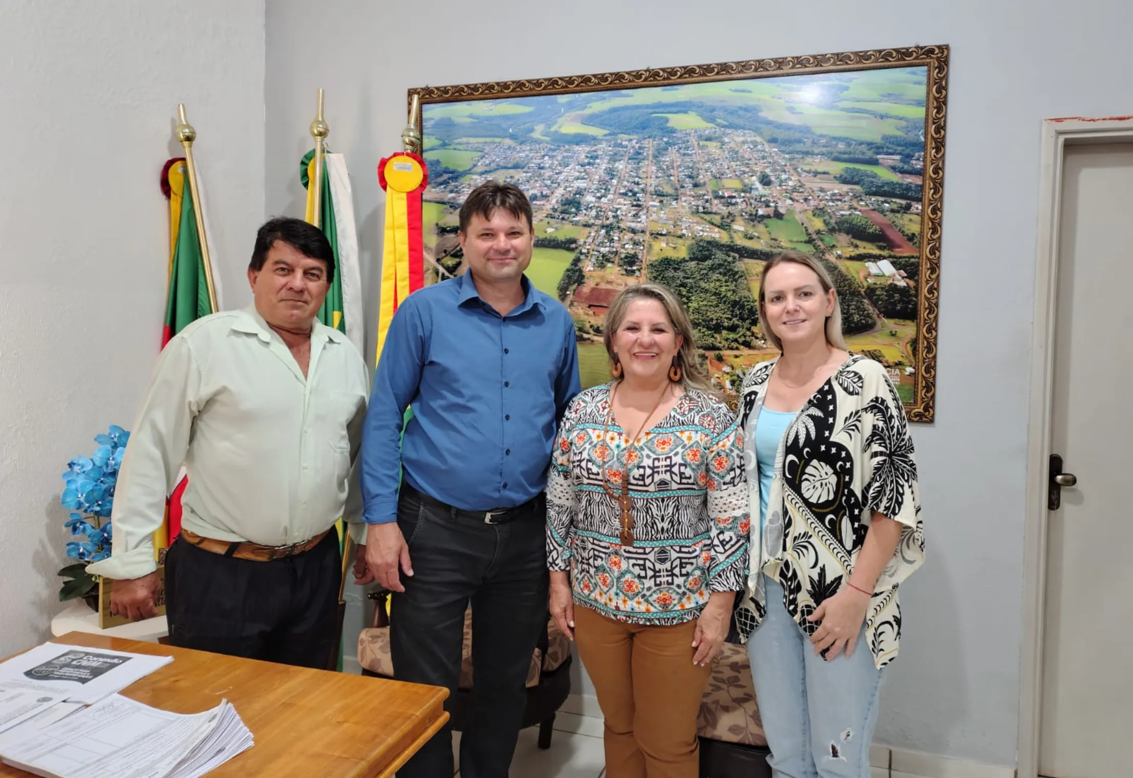VISITA AO GABINETE DO PREFEITO