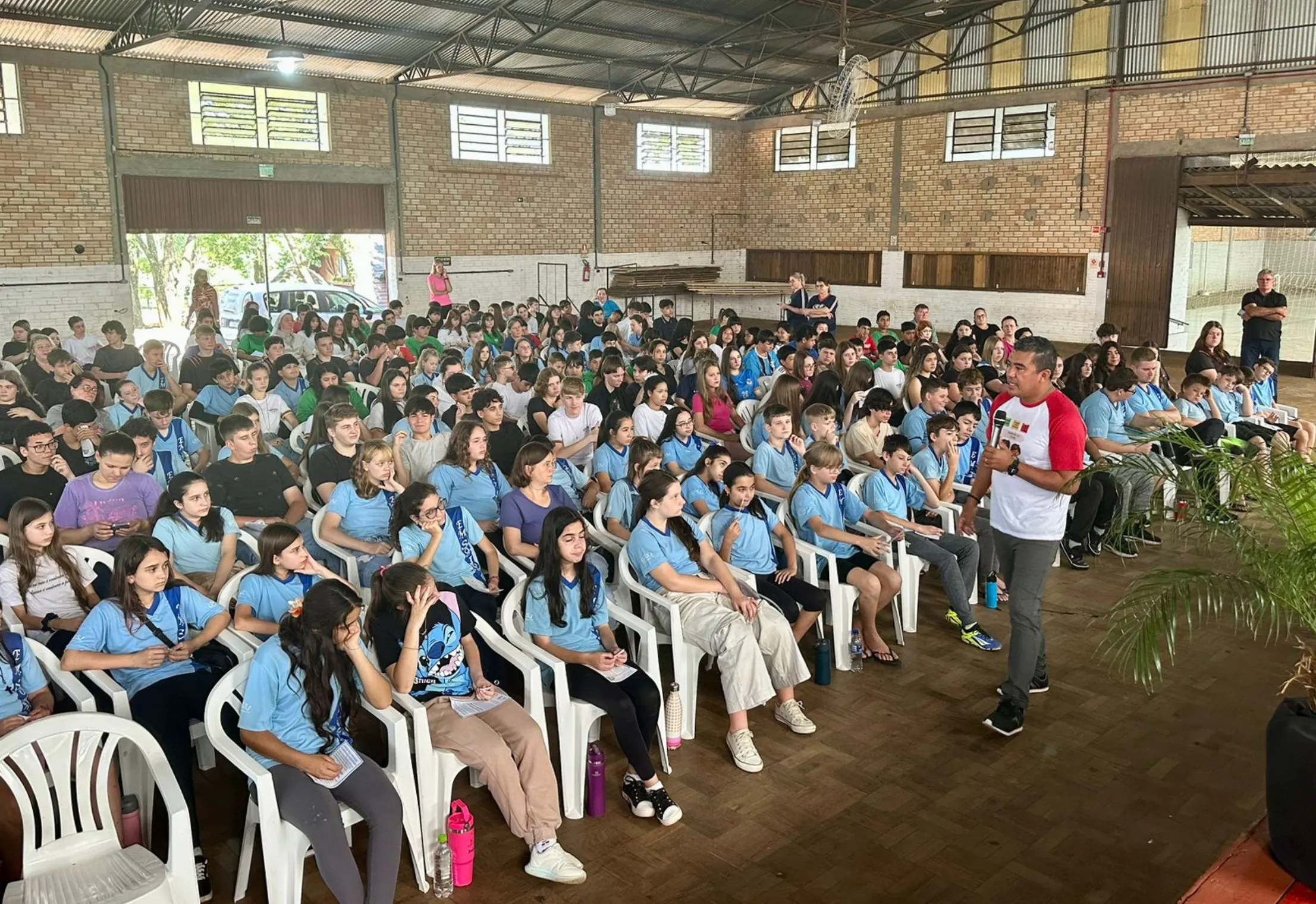 ATIVIDADE NO PAVILHÃO CENTRAL