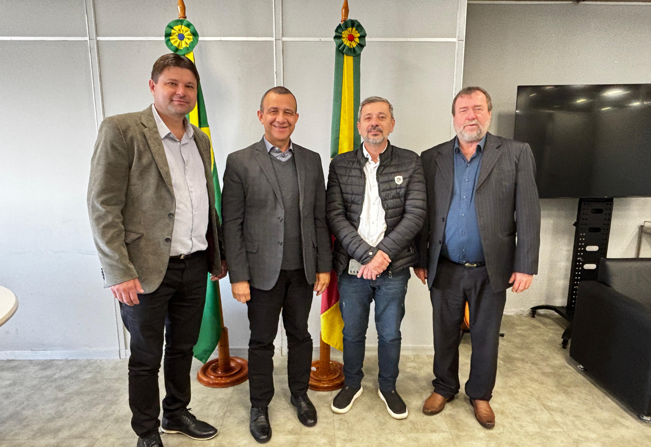 REUNIÃO NA SECRETARIA ESTADUAL DE HABITAÇÃO