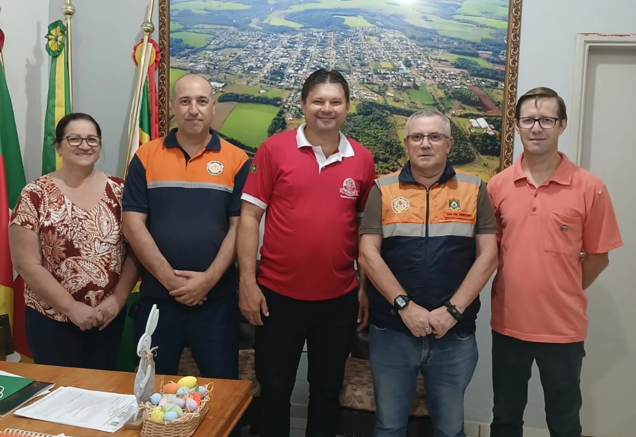 REUNIÃO COM OS RESPONSÁVEIS PELA DEFESA CIVIL