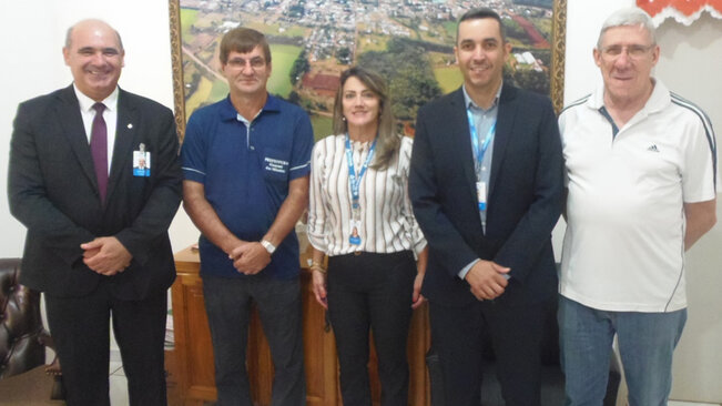 Prefeito Municipal recebe visita de equipe do Banrisul
