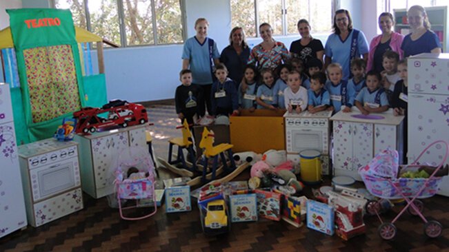 SMEC realiza a entrega de brinquedos para as Escolas Municipais