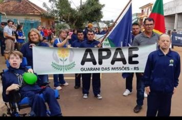 DESFILE CÍVICO E TRADICIONALISTA DE NOSSO MUNICÍPIO