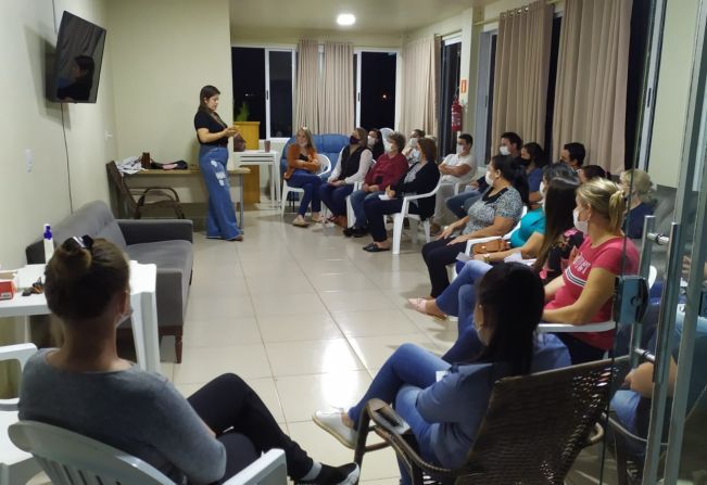 PALESTRA: TRABALHO EM EQUIPE, DESTINADA A TODOS OS COLABORADORES