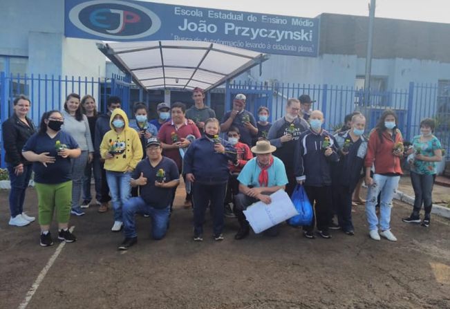 VISITA A ESCOLA ESTADUAL JOÃO PRZYCZYNSKI